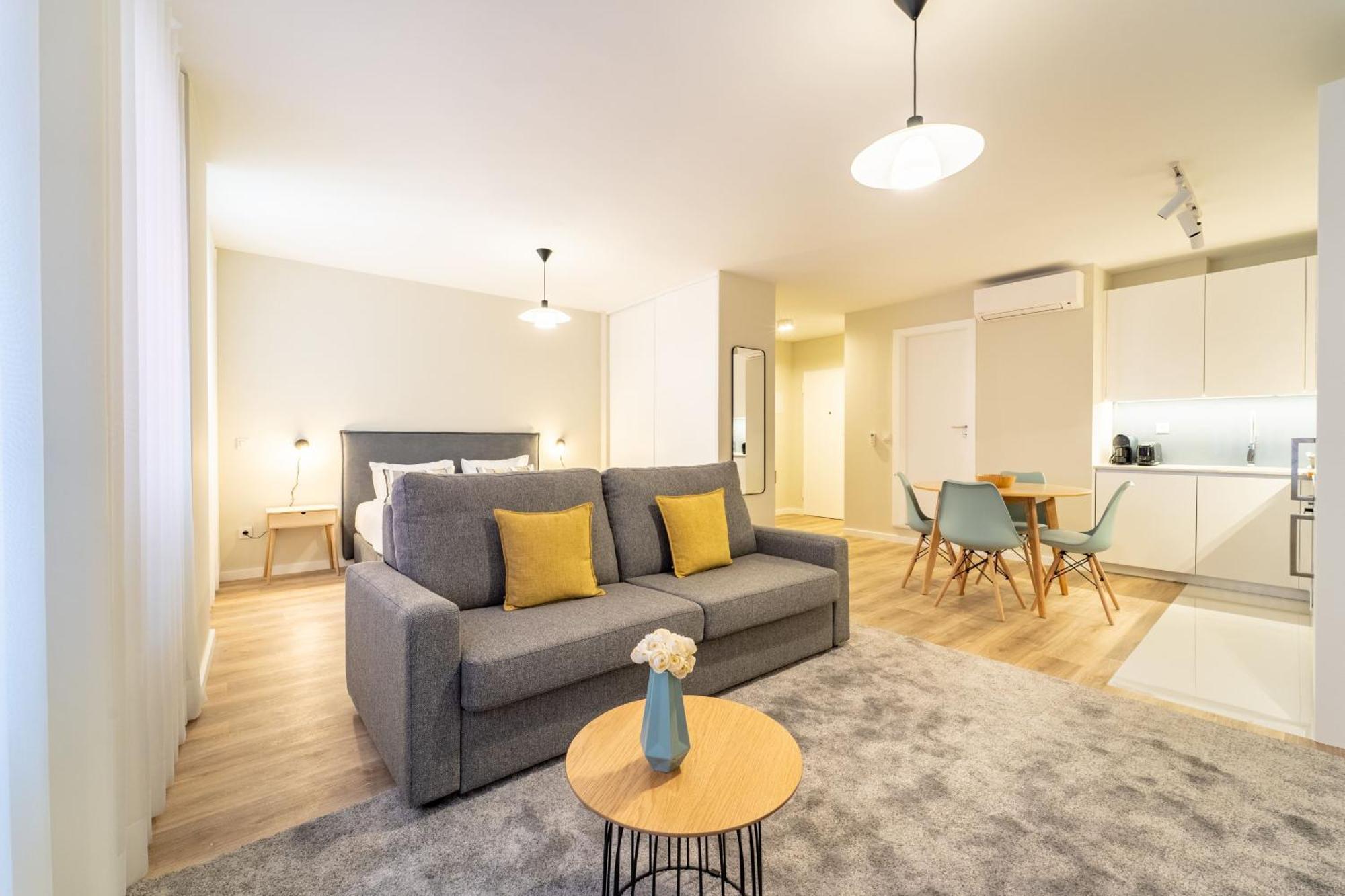 בראגה On The Square Studio - City Center By House And People מראה חיצוני תמונה