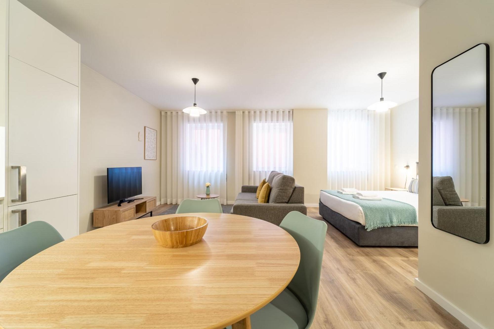 בראגה On The Square Studio - City Center By House And People מראה חיצוני תמונה